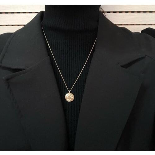 NM018 European American Style Trend Pendant Necklace Abstract Face Shape Round Necklace Personality Fashion Sweater Chain
