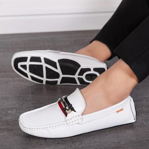 Mocassin Homme Men Loafers Soft Man Moccasins High Quality Autumn Winter Slip on Leather Shoes Men Flats Car Driving Shoes White
