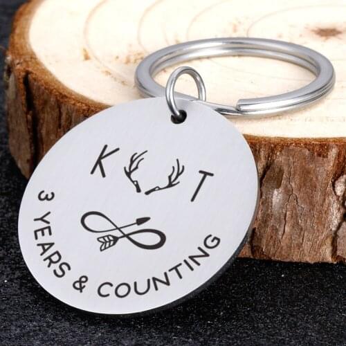 Unique Custom Key Chain Couples Boyfriend Girlfriend Keychain Ring Anniversary Gifts for Him Her Pinky Initial Letters Keyring