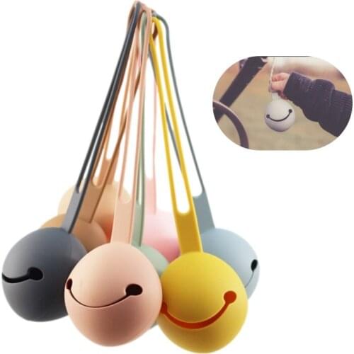 Hot sale smile face portable dummy case pacifier holder container bag silicone pacifier case