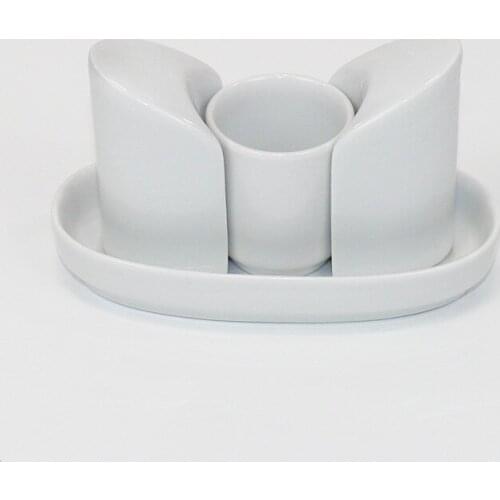 Are produced in Gural Porcelain Eo Salt Shaker Set