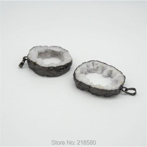 P15061805 Gunmetal Plated Geode Druzy White Druzy Pendant