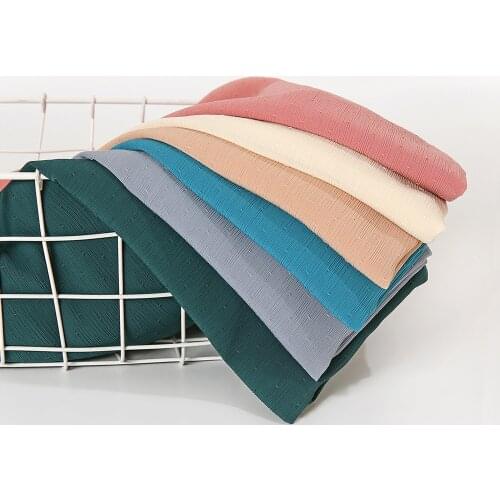 2021 Trendy Womens Pleated Hijab Chiffon Scarf Women Wrap Solid Color Shawls Headband Muslim Hijabs Womens Headscarf Bandana