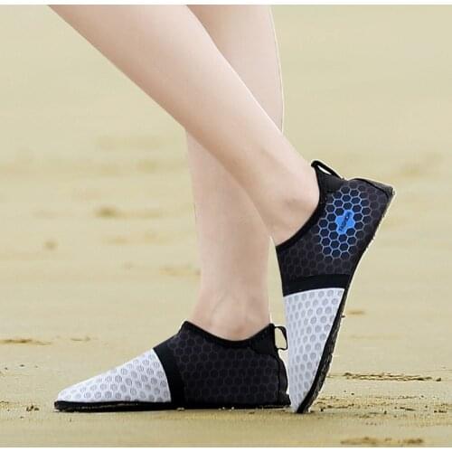 Super soft lightweight mesh beach shoes Unisex Upstream Wading Stream Water Aqua Gym Men Women Fitness River Yoga Sneakers Swim